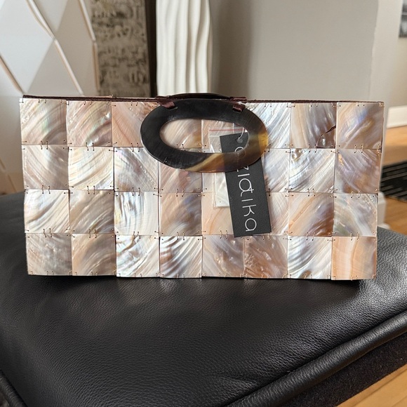 NWT Elegant Mother of Pearl Clutch - Picture 2 of 11